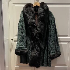 Elegant Green Jacket with Faux Fur Trim